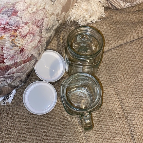 🤍🩶🤍NWOT Set of Two Small Mason Jars with handles & lids - Picture 9 of 11